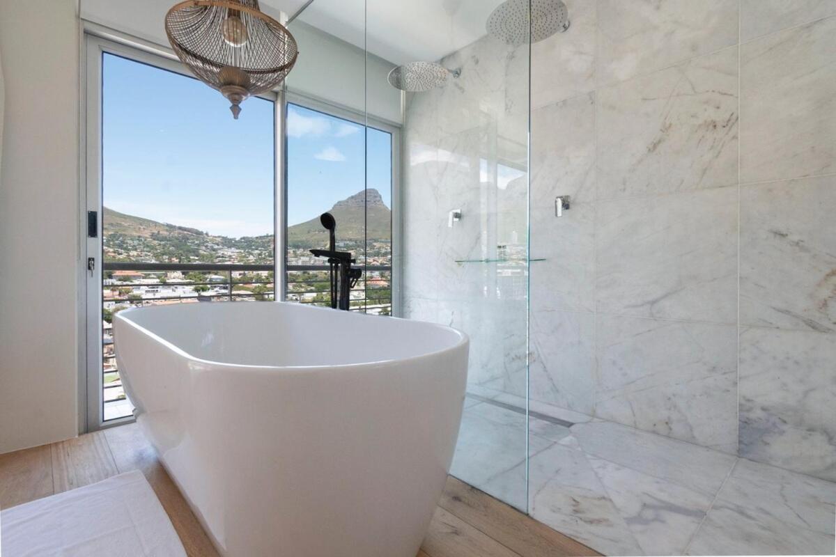 Penthouse With Majestic Views *